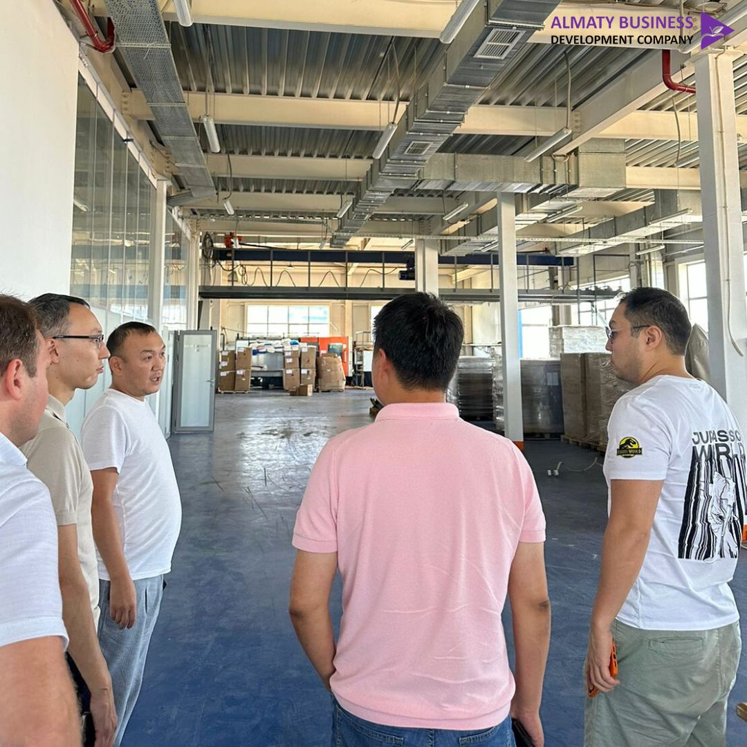 Проведен инвестиционный тур в Специальную экономическую зону «Парк инновационных технологий» для китайских инвесторов