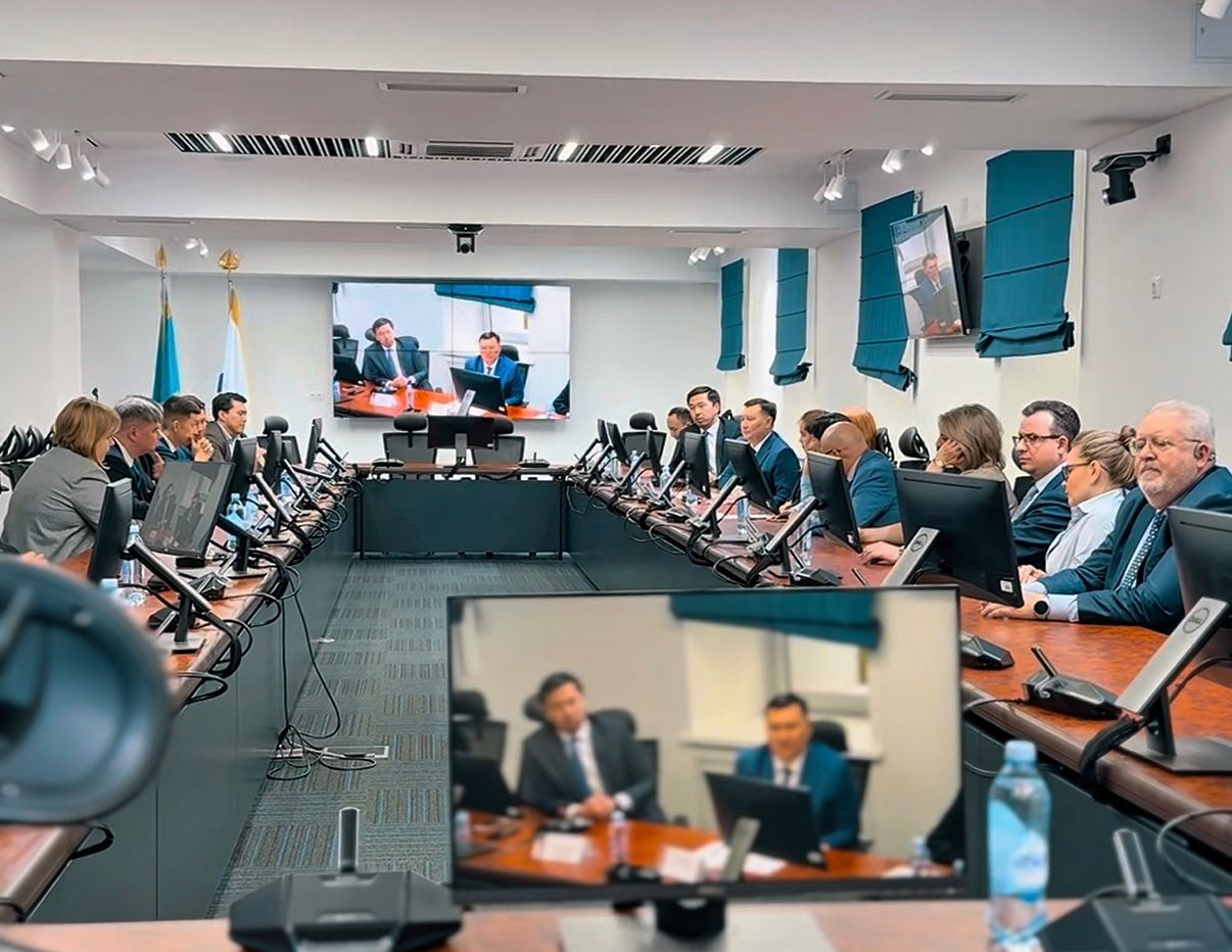 В Алматы состоялся круглый стол с участием бельгийско-люксембургской делегации.